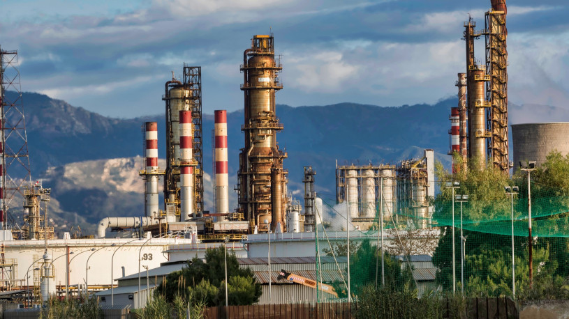 refinery-3400043_1920