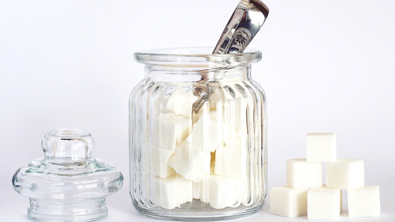 close-up-photo-of-sugar-cubes-in-glass-jar-2523659